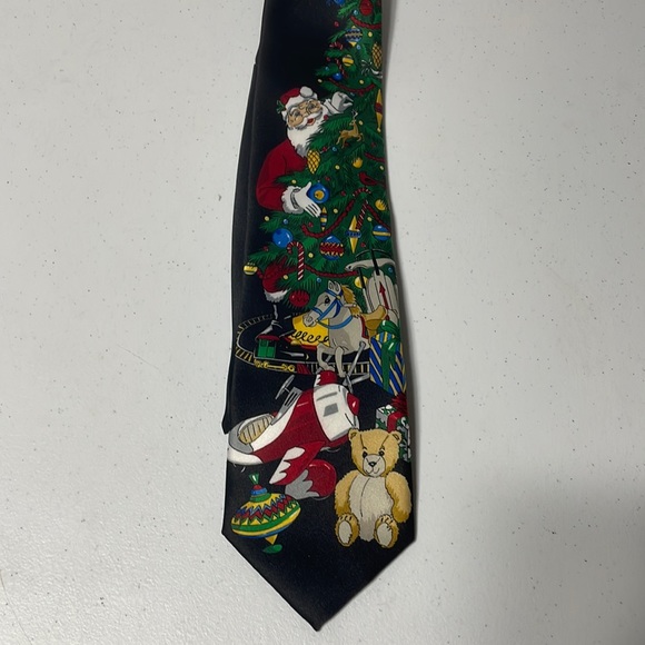 St nicks tie shop- Christmas Tree - Picture 1 of 5